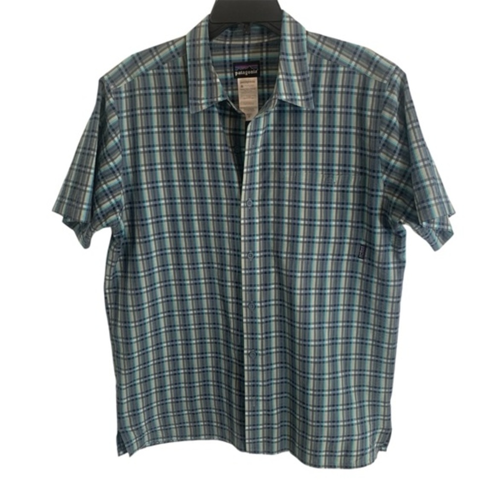 Patagonia Short-Sleeve Plaid Button-Down Shirt in Teal and Navy Mens Medium